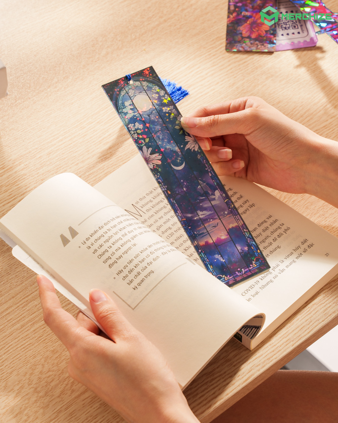 Custom Shape Star Hologram Bookmark